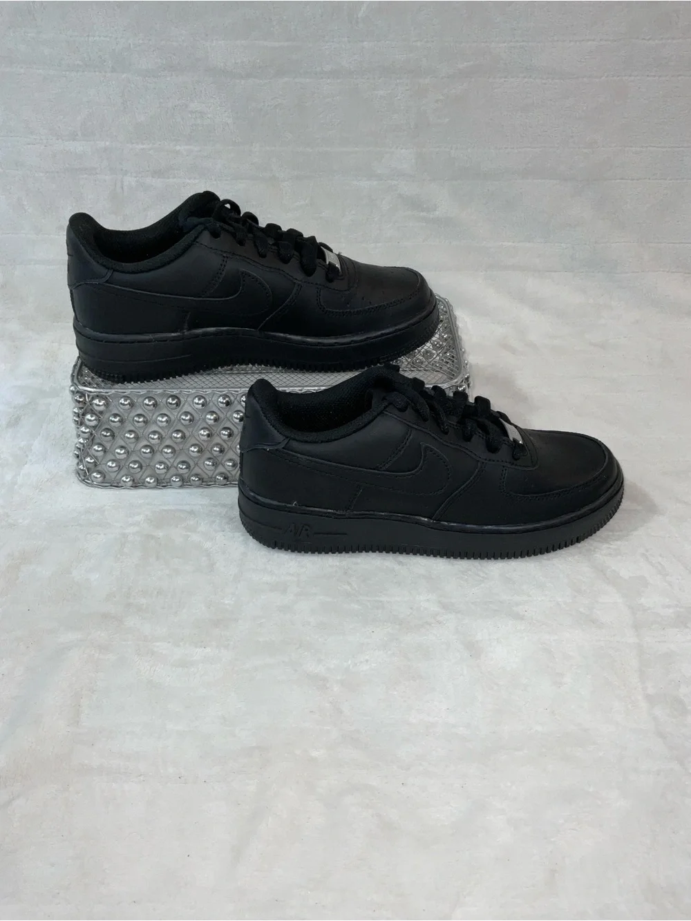 Nike Air Force 1 Low LE Triple Black Sz 4Y/Women’s 5.5 FV5951-001